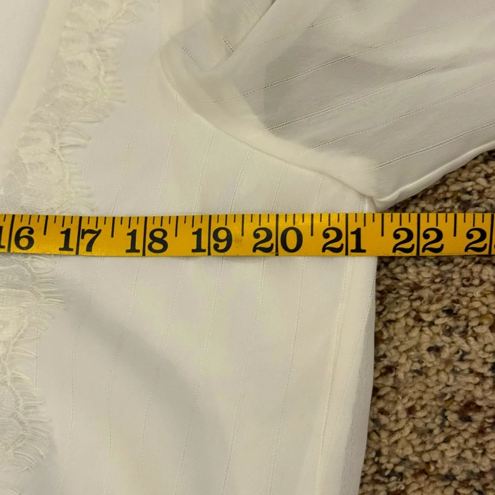 Wayf Cream 3/4 Sleeve Tie-Front Crop Blouse Size L - Picture 8 of 9